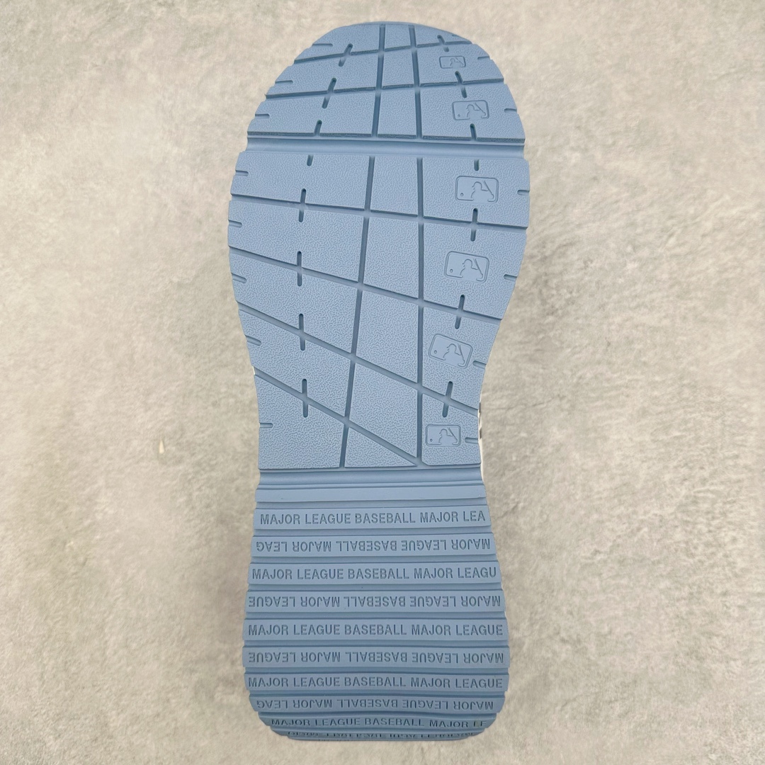 图片[9]-＃DT纯原 MLB Chunky Runner 2024S 复古印花老爹鞋系列低帮轻量增高厚底百搭休闲运动慢跑鞋 Korea韩国联名NY美国榄球纽约洋基队限定 韩国代购专供 全套原楦原纸板原厂数据开发 正确中底拉帮中底网布细节 平台代购专供 左脚内置芯片 韩国代购吊牌标贴 独家一比一RB+MD组合大底 高频后跟小人Logo精准对位立体饱满 正确网布加超迁鞋面 转印中底走线紧密 转印Logo工艺表层防刮不掉色 尺码：35 36 36.5 37.5 38 38.5 39 40 40.5 41 42 42.5 43 44 45-选品中心