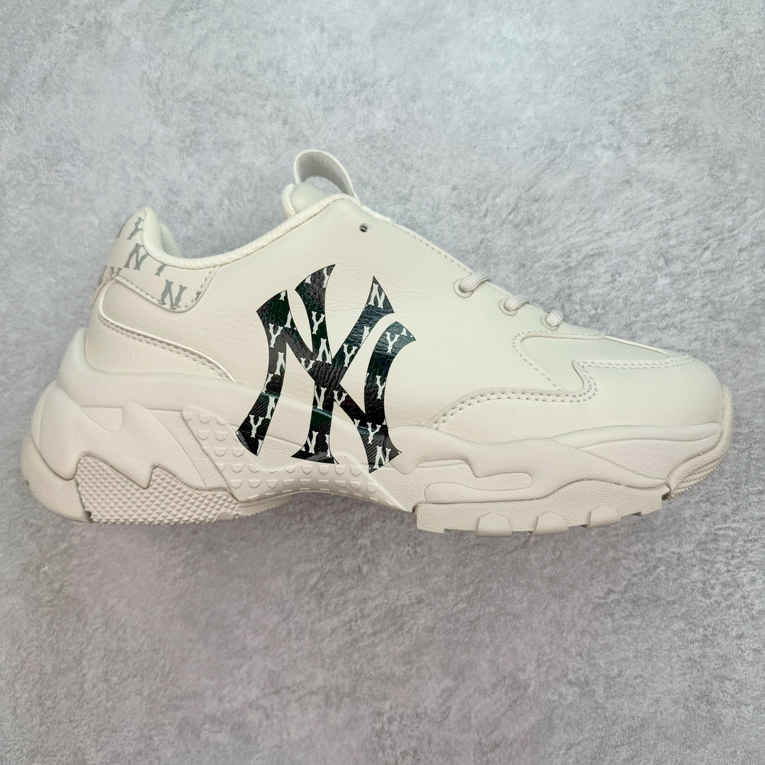 ＃DT纯原 MLB Big Ball Chunky 复古印花老爹鞋系列低帮轻量增高厚底百搭休闲运动慢跑鞋 Korea韩国联名NY美国榄球纽约洋基队限定 目前可过轻松秒过各类鉴定 能操作的私聊 韩国代购专供 左脚内置NFC感应 区别市面贴纸假芯片 MLB专用菱形双针中底布 重点细节中底布带注胶孔 原厂NFC感应吊牌 支持鉴定 一个两位数 原盒原标 全套原楦原纸板原厂数据开发 中韩文保养标贴 绿色防霉片 平台代购专供 独家一比一RB+MD组合大底 高频后跟小人Logo精准对位立体饱满 正确网布加超迁鞋面 转印中底走线紧密 转印Logo工艺表层防刮不掉色 尺码：35 36 36.5 37.5 38 38.5 39 40 40.5 41 42 42.5 43 44 44.5 45-选品中心