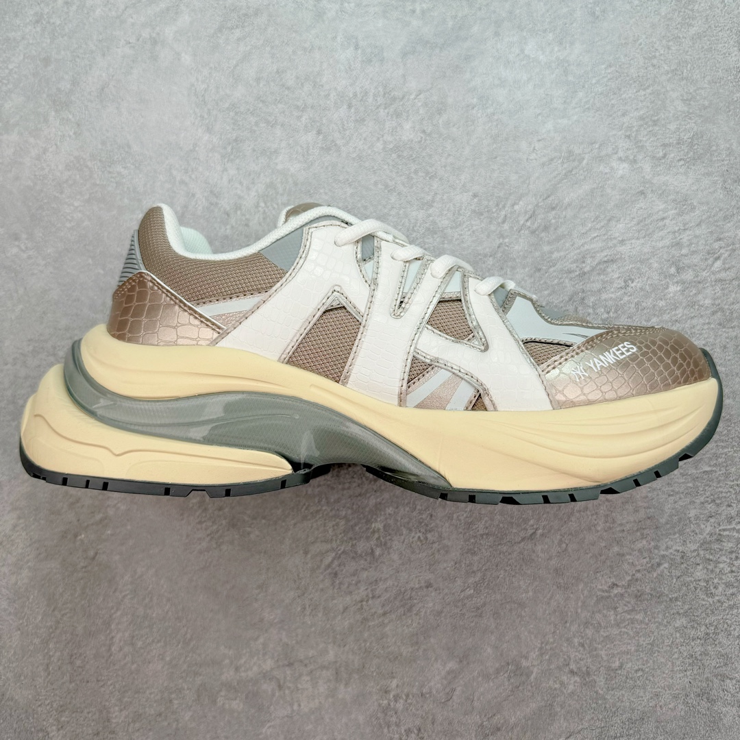 ＃纯原 MLB Chunky Runner 2024S 复古印花老爹鞋系列低帮轻量增高厚底百搭休闲运动慢跑鞋 Korea韩国联名NY美国榄球纽约洋基队限定 目前可过轻松秒过各类鉴定 能操作的私聊 韩国代购专供 左脚内置NFC感应 区别市面贴纸假芯片 MLB专用菱形双针中底布 重点细节中底布带注胶孔 原厂NFC感应吊牌 支持鉴定 一个两位数 原盒原标 全套原楦原纸板原厂数据开发 中韩文保养标贴 绿色防霉片 平台代购专供 独家一比一RB+MD组合大底 高频后跟小人Logo精准对位立体饱满 正确网布加超迁鞋面 转印中底走线紧密 转印Logo工艺表层防刮不掉色 尺码：35 36 36.5 37.5 38 38.5 39 40 40.5 41 42 42.5 43 44 44.5 45-选品中心