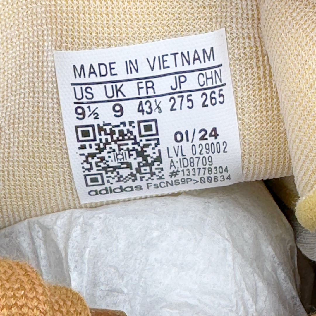 图片[15]-＃PK纯原 JJJJound x AD Originals Samba Classic 桑巴舞系列绅士德训足球风百搭低帮休闲运动板鞋 联名小麦黄 ID8709 好货不怕晚 市场最强版 原厂进口 \\\”Prime Asia\\\” 山羊皮（纹理自然）原厂台湾进口短绒猪巴革 全套原厂纸板冲刀加持 独家原档案私模RB橡胶大底 含胶量硬度原鞋一致 正确拉帮鞋垫背胶 原厂标裁支持鉴定 高密度丽新布中底 内置环保海玻璃鞋垫 全鞋电脑针车零偏差 产品品控稳定性领先行业 原厂港宝加持定型后跟R度完美 JJJJound x Originals联名鞋 作为合作企划里的金字招牌JJJJound 善于利用自己的极简美学挖掘品牌的全新风貌 本次 JJJJound 携手 Originals 选用大热鞋款 Samba 为蓝本 将鞋款的街头气质无痕转变为「静奢风」 鞋款肉眼可见的被赋予了难得的质感 黑白两色都采用了黄色优质皮革内衬以呼应生胶大底 取消了鞋舌的 Logo 转而采用压纹处理使得鞋款整体氛围更加静谧、奢华 同时为了彰显本次合作鞋款的身份 双方合作标识和 JJJJound Logo 被分别印在鞋口内侧和鞋垫上 尺码：36 36.5 37.5 38 38.5 39 40 40.5 41 42 42.5 43 44 44.5 45 46 46.5-选品中心