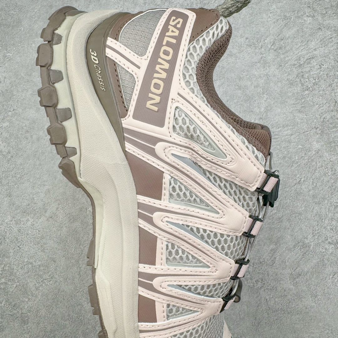 图片[6]-＃GX/绿X SALOMON XA Pro 3D ADV 萨洛蒙潮流越野机能户外功能鞋 纯原外贸平台特供订单 耗时半年巨作 全套原纸板楦头开发 原厂特供网布配套加持 确保原汁原味 完美呈现版型 原档数据独家私模五层组合大底 男女鞋同步官方开发至46.5 原装Ortholite轻量化鞋垫 中底布带钢印编号 原厂TPU锁扣 进口港宝加持 后跟自然饱满 还原公司包裹性 鞋面采用SENSIFT贴合技术 全方位贴合包裹脚型 鞋跟部鞋底牵引设计 提供强大的抓地性能 更适应野外崎岖不平的道路 其3D ADVANCED CHASSIS底盘 材料轻量大化 钉齿设计更具稳定性 防护性 鞋底易磨损区运用CONTAGRIP高耐磨材料 应对城市硬质路面长距离跑考验 尺码：36 36.5 37.5 38 38.5 39 40 40.5 41 42 42.5 43 44 44.5 45 46 46.5-选品中心