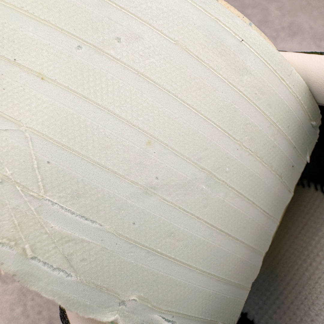 图片[12]-＃S2纯原 AD Originals Handball SPZL 手球运动员系列百搭休闲运动板鞋 JP5669 口碑大厂出品 品控大底版型不断改良更新 原厂皮料 原装过验内外标加持 全套原纸板楦头开发 确保原汁原味 完美呈现桑巴版型 一比一鞋头弧度高度鞋身弧度 数据细节工艺流程均保持一致 这款来自阿迪达斯的这款HANDBALL SPZL前身是一双手球运动鞋 这一次拿来复刻 所以鞋面的主要色彩选用了黑色 鞋面外侧除了Spezial字母之外还有三叶草标志 Handball SPZL作为复古手球训练鞋与作为室内足球鞋的Samba有着异曲同工之处 但是质感更为出众的鞋身以及丰富的配色选择比起Samba来讲可以说是更胜一筹了 尺码：36 36⅔ 37⅓ 38 38⅔ 39⅓ 40 40⅔ 41⅓ 42 42⅔ 43⅓ 44 45-选品中心