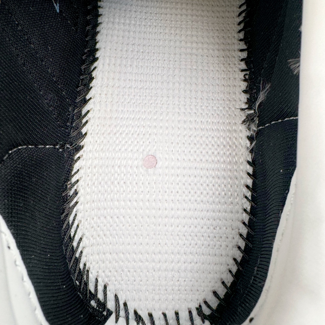 图片[11]-＃S2纯原 AD Originals Handball SPZL 手球运动员系列百搭休闲运动板鞋 JP5669 口碑大厂出品 品控大底版型不断改良更新 原厂皮料 原装过验内外标加持 全套原纸板楦头开发 确保原汁原味 完美呈现桑巴版型 一比一鞋头弧度高度鞋身弧度 数据细节工艺流程均保持一致 这款来自阿迪达斯的这款HANDBALL SPZL前身是一双手球运动鞋 这一次拿来复刻 所以鞋面的主要色彩选用了黑色 鞋面外侧除了Spezial字母之外还有三叶草标志 Handball SPZL作为复古手球训练鞋与作为室内足球鞋的Samba有着异曲同工之处 但是质感更为出众的鞋身以及丰富的配色选择比起Samba来讲可以说是更胜一筹了 尺码：36 36⅔ 37⅓ 38 38⅔ 39⅓ 40 40⅔ 41⅓ 42 42⅔ 43⅓ 44 45-选品中心