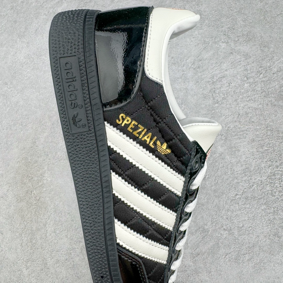 图片[6]-＃S2纯原 AD Originals Handball SPZL 手球运动员系列百搭休闲运动板鞋 JP5669 口碑大厂出品 品控大底版型不断改良更新 原厂皮料 原装过验内外标加持 全套原纸板楦头开发 确保原汁原味 完美呈现桑巴版型 一比一鞋头弧度高度鞋身弧度 数据细节工艺流程均保持一致 这款来自阿迪达斯的这款HANDBALL SPZL前身是一双手球运动鞋 这一次拿来复刻 所以鞋面的主要色彩选用了黑色 鞋面外侧除了Spezial字母之外还有三叶草标志 Handball SPZL作为复古手球训练鞋与作为室内足球鞋的Samba有着异曲同工之处 但是质感更为出众的鞋身以及丰富的配色选择比起Samba来讲可以说是更胜一筹了 尺码：36 36⅔ 37⅓ 38 38⅔ 39⅓ 40 40⅔ 41⅓ 42 42⅔ 43⅓ 44 45-选品中心