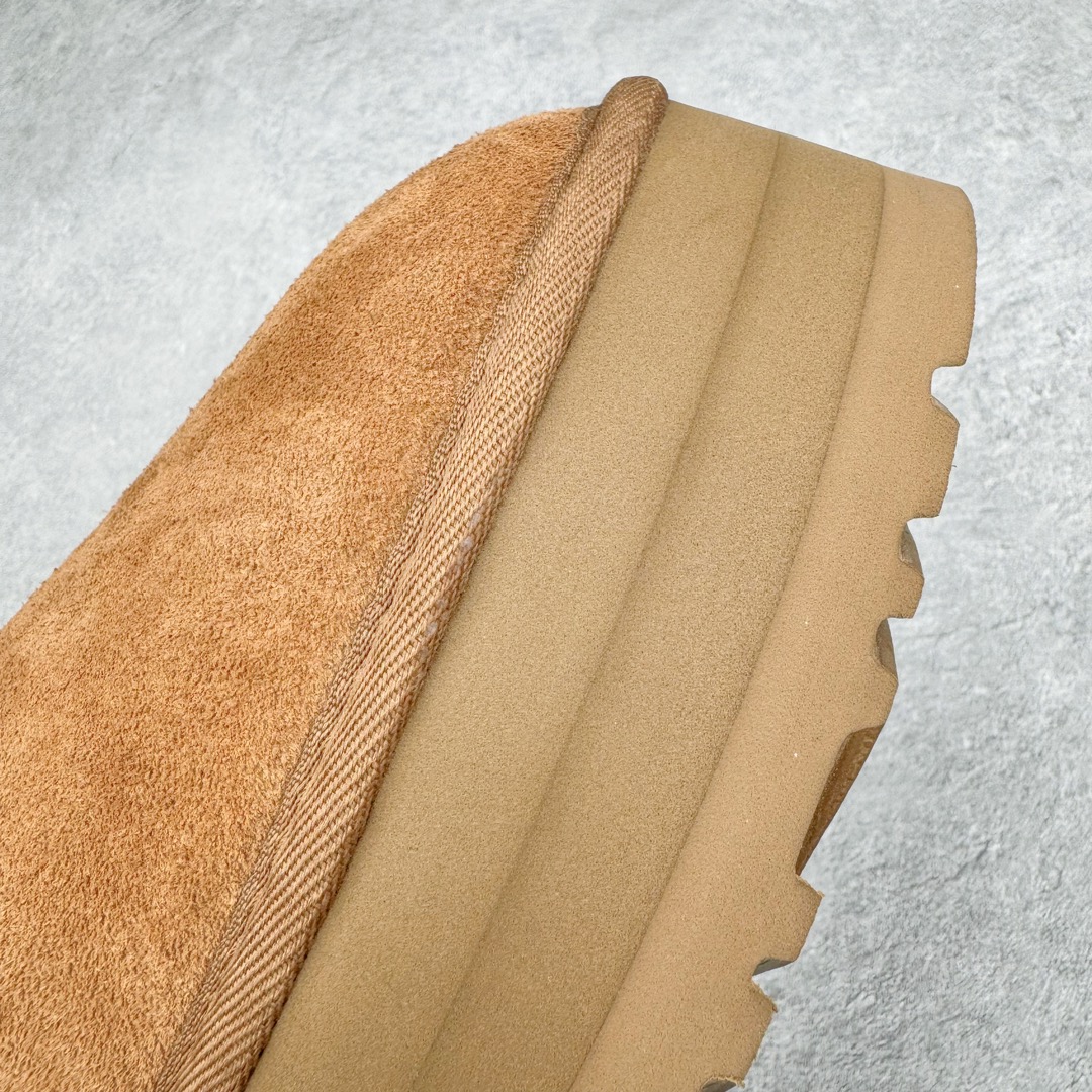 图片[16]-＃GX UGG 5092-H 经典秋冬羊皮毛一体雪地靴 全鞋采用ZP同厂 隆丰A级澳洲进口羊皮毛一体 品牌代工厂生产线 完全遵循ZP工艺流程 代工厂原厂版师 秉承无原鞋不开发选择 注重每一处细节 市面最正版型 TREADLITE\\\”轻翼\\\”科技外底 轻便/耐用/柔韧/桩型【售后郑重承诺】一个月内若出现重大脱胶/断底等质量问题 直接为您换新！尺码：35 36 37 38 39 40-选品中心