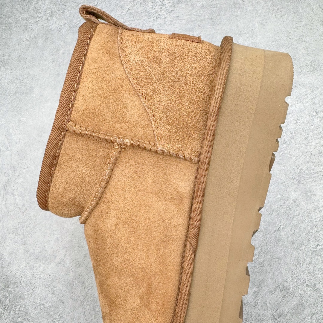 图片[6]-＃GX UGG 5092 经典秋冬羊皮毛一体雪地靴 全鞋采用ZP同厂 隆丰A级澳洲进口羊皮毛一体 品牌代工厂生产线 完全遵循ZP工艺流程 代工厂原厂版师 秉承无原鞋不开发选择 注重每一处细节 市面最正版型 TREADLITE\\\”轻翼\\\”科技外底 轻便/耐用/柔韧/桩型【售后郑重承诺】一个月内若出现重大脱胶/断底等质量问题 直接为您换新！尺码：35 36 37 38 39 40-选品中心