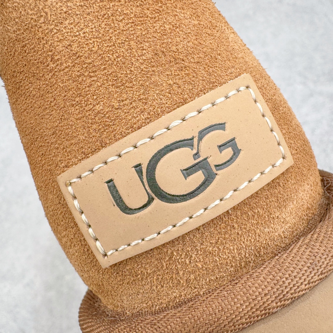 图片[11]-＃GX UGG 6422 经典秋冬羊皮毛一体雪地靴 全鞋采用ZP同厂 隆丰A级澳洲进口羊皮毛一体 品牌代工厂生产线 完全遵循ZP工艺流程 代工厂原厂版师 秉承无原鞋不开发选择 注重每一处细节 市面最正版型 TREADLITE\\\”轻翼\\\”科技外底 轻便/耐用/柔韧/桩型【售后郑重承诺】一个月内若出现重大脱胶/断底等质量问题 直接为您换新！尺码：35 36 37 38 39 40-选品中心