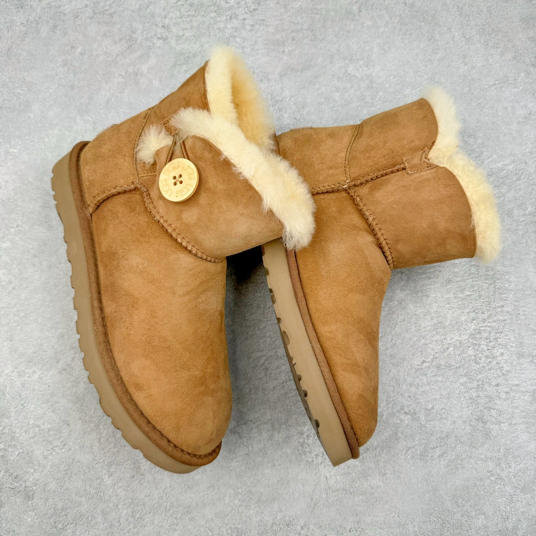 图片[3]-＃GX UGG 6422 经典秋冬羊皮毛一体雪地靴 全鞋采用ZP同厂 隆丰A级澳洲进口羊皮毛一体 品牌代工厂生产线 完全遵循ZP工艺流程 代工厂原厂版师 秉承无原鞋不开发选择 注重每一处细节 市面最正版型 TREADLITE\\\”轻翼\\\”科技外底 轻便/耐用/柔韧/桩型【售后郑重承诺】一个月内若出现重大脱胶/断底等质量问题 直接为您换新！尺码：35 36 37 38 39 40-选品中心