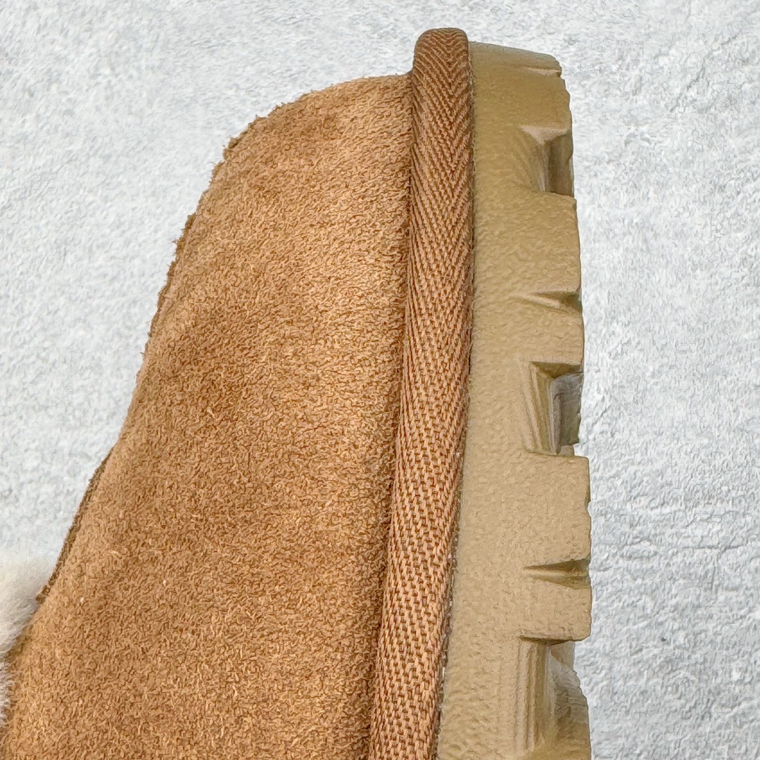 图片[10]-＃桑坡UGG盲盒福利 UGG 经典秋冬羊皮毛一体雪地靴 白菜价亏本清仓套现转新款 机不可失 好好把握 随机一双 只选尺码 商品款式均为上架顶级款式 保证稳赚不赔 无通货 无烂货 会有轻微瑕疵的情况 友情提醒 买到是亏还是赚 每个人定义不同福袋闷包理论上和赌博心理相同玩的就是惊喜 玩的就是心跳活动商品无严重质量问题不退换 桑坡大厂直供 隆丰A级澳洲进口羊皮毛一体 完全遵循ZP工艺流程 代工厂原厂版师 秉承无原鞋不开发选择 注重每一处细节 市面最正版型 TREADLITE\\\”轻翼\\\”科技外底 轻便/耐用/柔韧/桩型 翻毛皮鞋面 细腻亲肤再生聚酯纤维滚边 舒适易打理 保暖性佳 UGG plush™ 里衬和内底 茸软亲肤 舒适暖足 经典鞋型搭配轻盈厚底 稳稳拿捏秋冬出街时髦造型 Treadlite by UGG 轻翼大底 轻盈缓震 为双足减负 舒适轻便 助你轻松畅玩整天 尺码：35 36 37 38 39 40-选品中心