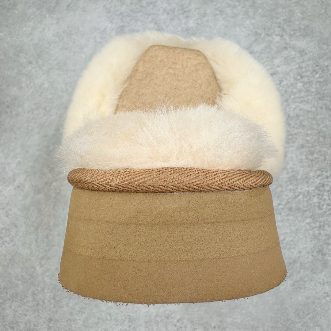 图片[8]-＃GX UGG 2550 经典秋冬羊皮毛一体雪地靴 全鞋采用ZP同厂 隆丰A级澳洲进口羊皮毛一体 品牌代工厂生产线 完全遵循ZP工艺流程 代工厂原厂版师 秉承无原鞋不开发选择 注重每一处细节 市面最正版型 TREADLITE\\\”轻翼\\\”科技外底 轻便/耐用/柔韧/桩型【售后郑重承诺】一个月内若出现重大脱胶/断底等质量问题 直接为您换新！尺码：35 36 37 38 39 40-选品中心