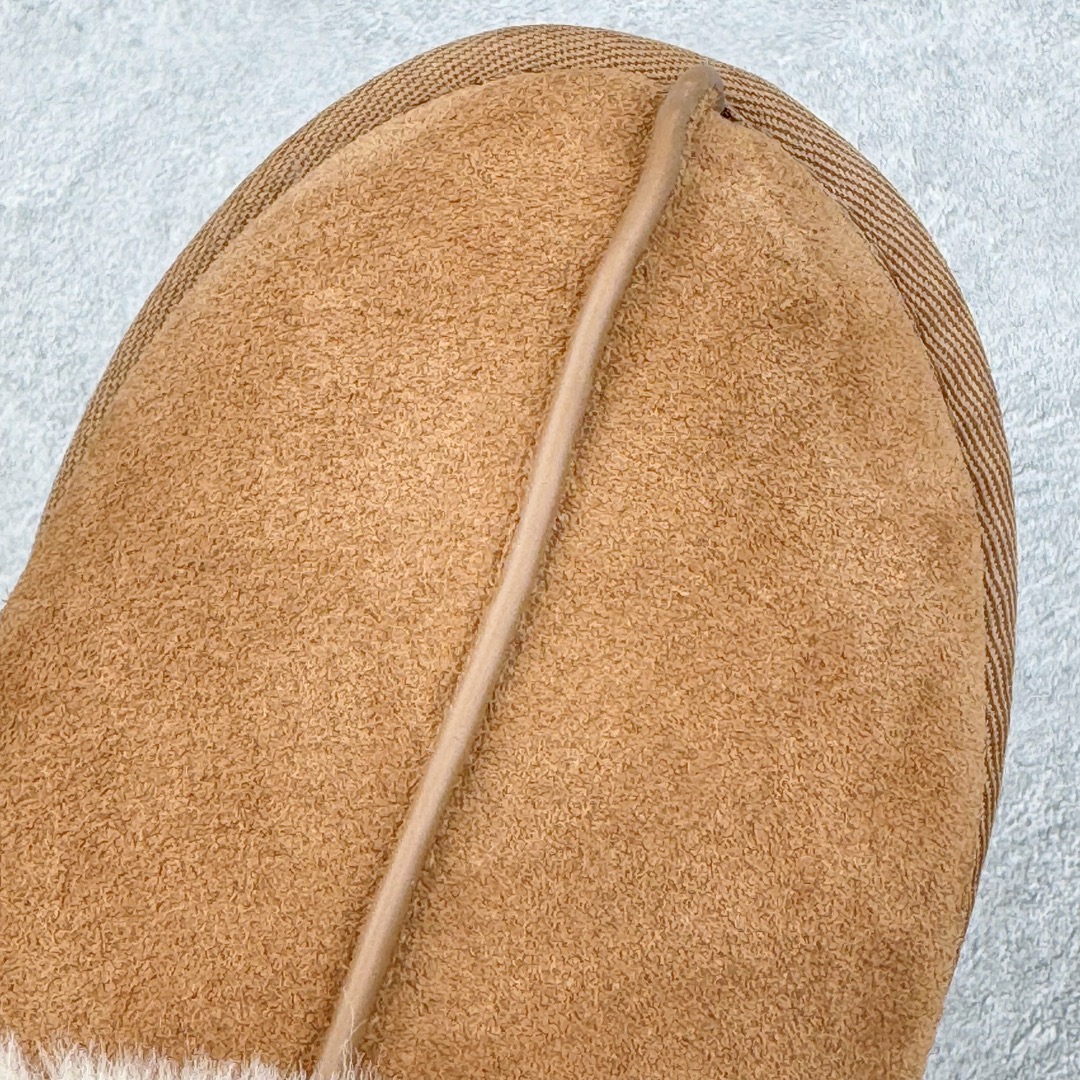 图片[13]-＃GX UGG 2550 经典秋冬羊皮毛一体雪地靴 全鞋采用ZP同厂 隆丰A级澳洲进口羊皮毛一体 品牌代工厂生产线 完全遵循ZP工艺流程 代工厂原厂版师 秉承无原鞋不开发选择 注重每一处细节 市面最正版型 TREADLITE\\\”轻翼\\\”科技外底 轻便/耐用/柔韧/桩型【售后郑重承诺】一个月内若出现重大脱胶/断底等质量问题 直接为您换新！尺码：35 36 37 38 39 40-选品中心