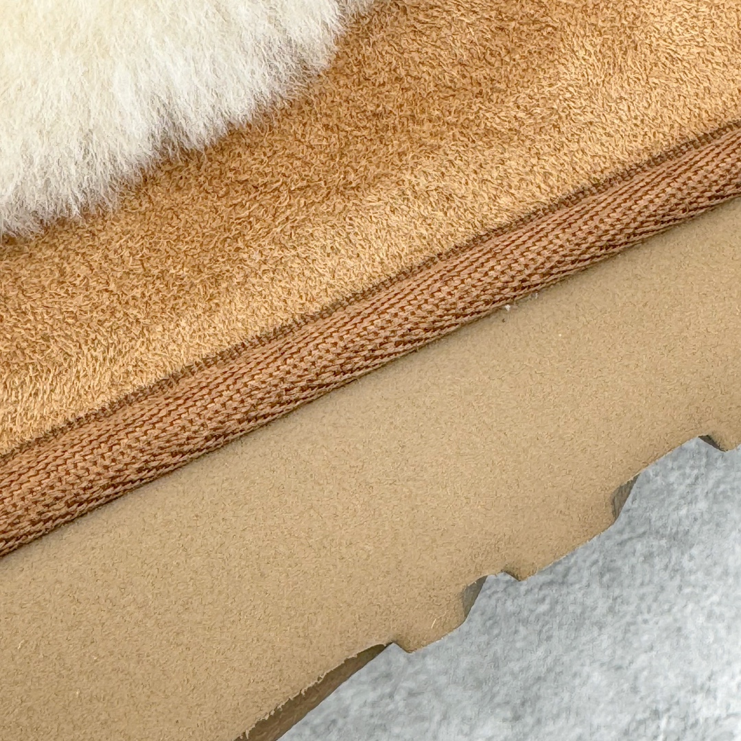 图片[10]-＃GX UGG 4810 经典秋冬羊皮毛一体雪地靴 全鞋采用ZP同厂 隆丰A级澳洲进口羊皮毛一体 品牌代工厂生产线 完全遵循ZP工艺流程 代工厂原厂版师 秉承无原鞋不开发选择 注重每一处细节 市面最正版型 TREADLITE\\\”轻翼\\\”科技外底 轻便/耐用/柔韧/桩型【售后郑重承诺】一个月内若出现重大脱胶/断底等质量问题 直接为您换新！尺码：35 36 37 38 39 40-选品中心