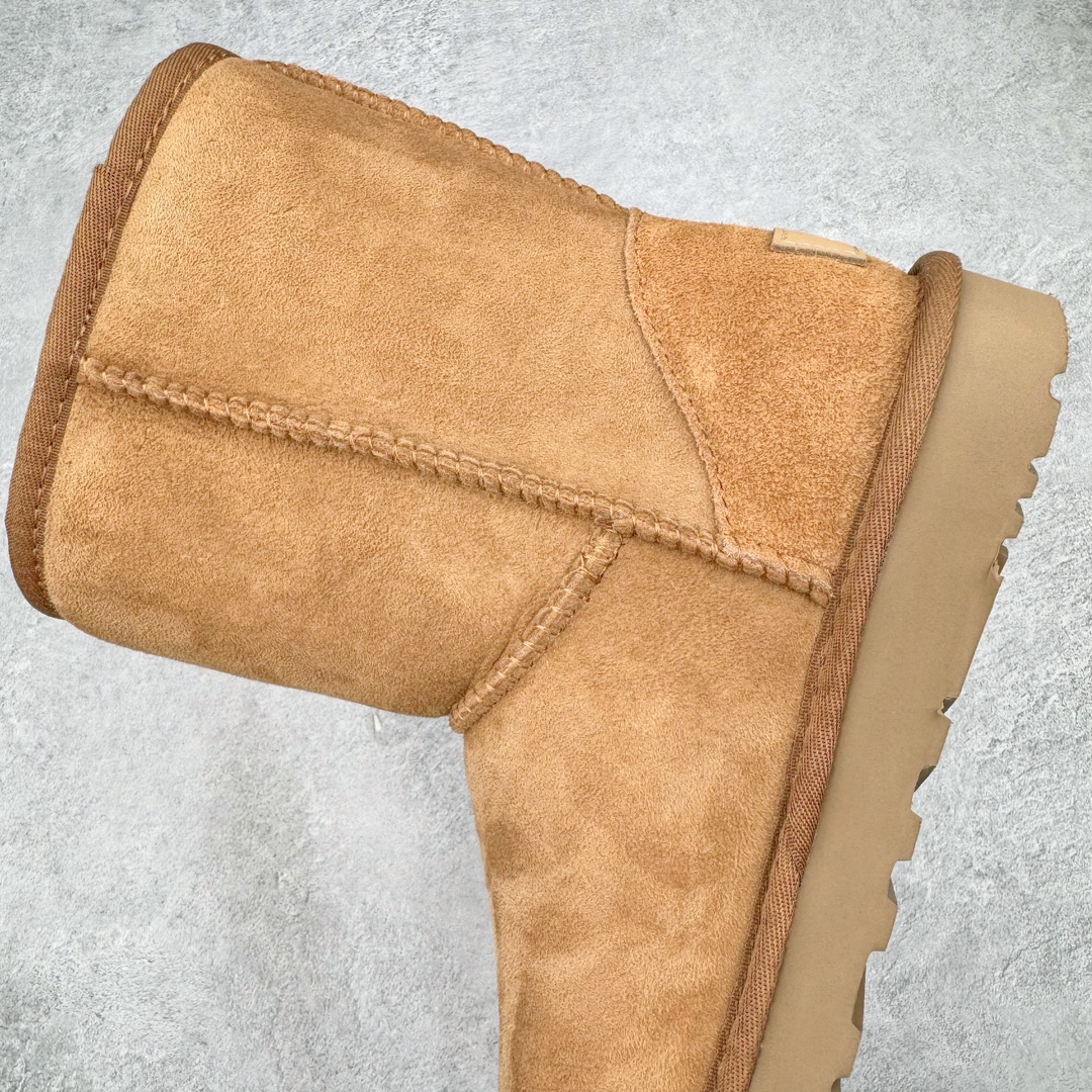 图片[7]-＃GX UGG 6223 经典秋冬羊皮毛一体雪地靴 全鞋采用ZP同厂 隆丰A级澳洲进口羊皮毛一体 品牌代工厂生产线 完全遵循ZP工艺流程 代工厂原厂版师 秉承无原鞋不开发选择 注重每一处细节 市面最正版型 TREADLITE\\\”轻翼\\\”科技外底 轻便/耐用/柔韧/桩型【售后郑重承诺】一个月内若出现重大脱胶/断底等质量问题 直接为您换新！尺码：35 36 37 38 39 40-选品中心