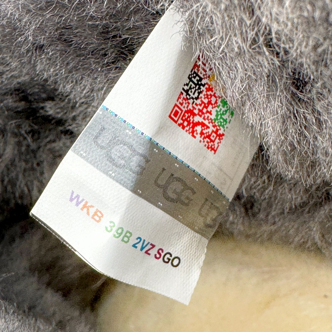 图片[18]-＃桑坡UGG盲盒福利 UGG 经典秋冬羊皮毛一体雪地靴 白菜价亏本清仓套现转新款 机不可失 好好把握 随机一双 只选尺码 商品款式均为上架顶级款式 保证稳赚不赔 无通货 无烂货 会有轻微瑕疵的情况 友情提醒 买到是亏还是赚 每个人定义不同福袋闷包理论上和赌博心理相同玩的就是惊喜 玩的就是心跳活动商品无严重质量问题不退换 桑坡大厂直供 隆丰A级澳洲进口羊皮毛一体 完全遵循ZP工艺流程 代工厂原厂版师 秉承无原鞋不开发选择 注重每一处细节 市面最正版型 TREADLITE\\\”轻翼\\\”科技外底 轻便/耐用/柔韧/桩型 翻毛皮鞋面 细腻亲肤再生聚酯纤维滚边 舒适易打理 保暖性佳 UGG plush™ 里衬和内底 茸软亲肤 舒适暖足 经典鞋型搭配轻盈厚底 稳稳拿捏秋冬出街时髦造型 Treadlite by UGG 轻翼大底 轻盈缓震 为双足减负 舒适轻便 助你轻松畅玩整天 尺码：35 36 37 38 39 40-选品中心