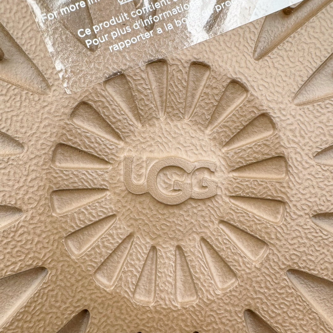 图片[18]-＃桑坡UGG盲盒福利 UGG 经典秋冬羊皮毛一体雪地靴 白菜价亏本清仓套现转新款 机不可失 好好把握 随机一双 只选尺码 商品款式均为上架顶级款式 保证稳赚不赔 无通货 无烂货 会有轻微瑕疵的情况 友情提醒 买到是亏还是赚 每个人定义不同福袋闷包理论上和赌博心理相同玩的就是惊喜 玩的就是心跳活动商品无严重质量问题不退换 桑坡大厂直供 隆丰A级澳洲进口羊皮毛一体 完全遵循ZP工艺流程 代工厂原厂版师 秉承无原鞋不开发选择 注重每一处细节 市面最正版型 TREADLITE\\\”轻翼\\\”科技外底 轻便/耐用/柔韧/桩型 翻毛皮鞋面 细腻亲肤再生聚酯纤维滚边 舒适易打理 保暖性佳 UGG plush™ 里衬和内底 茸软亲肤 舒适暖足 经典鞋型搭配轻盈厚底 稳稳拿捏秋冬出街时髦造型 Treadlite by UGG 轻翼大底 轻盈缓震 为双足减负 舒适轻便 助你轻松畅玩整天 尺码：35 36 37 38 39 40-选品中心