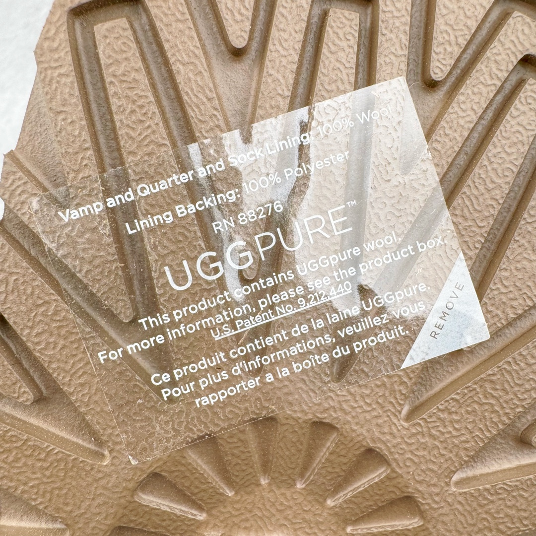 图片[17]-＃桑坡UGG盲盒福利 UGG 经典秋冬羊皮毛一体雪地靴 白菜价亏本清仓套现转新款 机不可失 好好把握 随机一双 只选尺码 商品款式均为上架顶级款式 保证稳赚不赔 无通货 无烂货 会有轻微瑕疵的情况 友情提醒 买到是亏还是赚 每个人定义不同福袋闷包理论上和赌博心理相同玩的就是惊喜 玩的就是心跳活动商品无严重质量问题不退换 桑坡大厂直供 隆丰A级澳洲进口羊皮毛一体 完全遵循ZP工艺流程 代工厂原厂版师 秉承无原鞋不开发选择 注重每一处细节 市面最正版型 TREADLITE\\\”轻翼\\\”科技外底 轻便/耐用/柔韧/桩型 翻毛皮鞋面 细腻亲肤再生聚酯纤维滚边 舒适易打理 保暖性佳 UGG plush™ 里衬和内底 茸软亲肤 舒适暖足 经典鞋型搭配轻盈厚底 稳稳拿捏秋冬出街时髦造型 Treadlite by UGG 轻翼大底 轻盈缓震 为双足减负 舒适轻便 助你轻松畅玩整天 尺码：35 36 37 38 39 40-选品中心