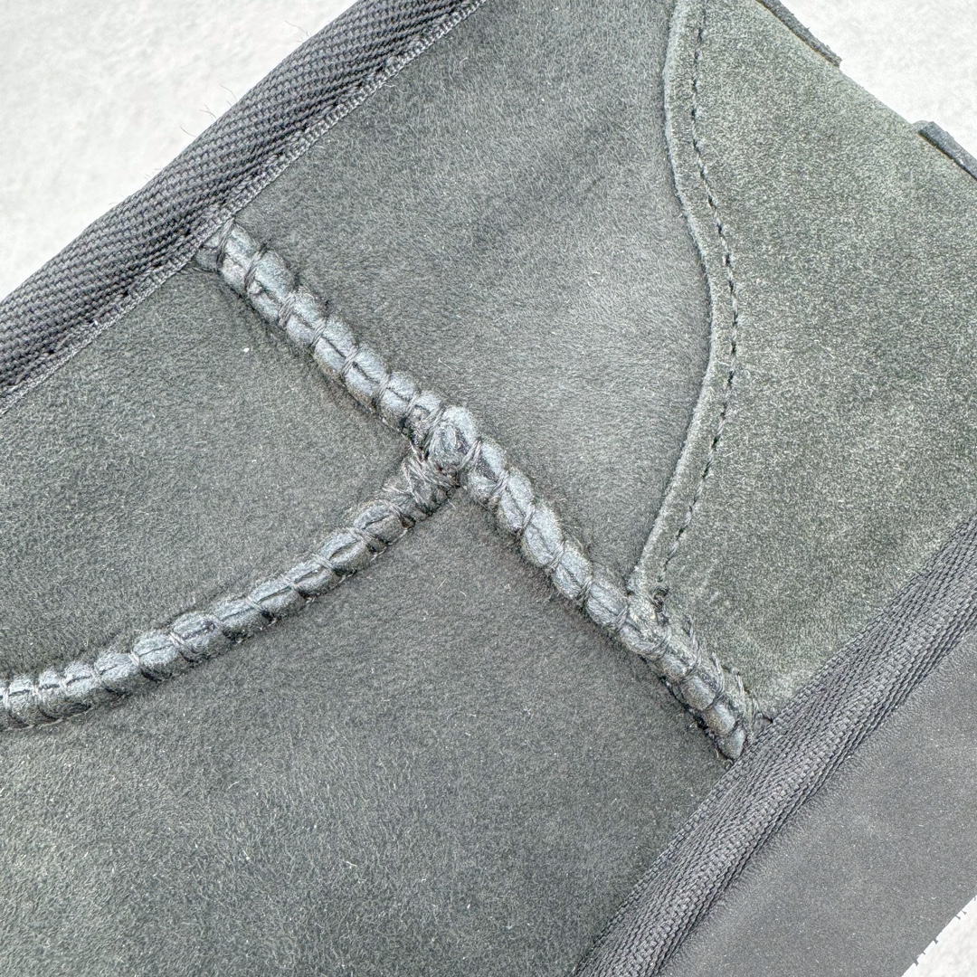 图片[11]-＃桑坡UGG盲盒福利 UGG 经典秋冬羊皮毛一体雪地靴 白菜价亏本清仓套现转新款 机不可失 好好把握 随机一双 只选尺码 商品款式均为上架顶级款式 保证稳赚不赔 无通货 无烂货 会有轻微瑕疵的情况 友情提醒 买到是亏还是赚 每个人定义不同福袋闷包理论上和赌博心理相同玩的就是惊喜 玩的就是心跳活动商品无严重质量问题不退换 桑坡大厂直供 隆丰A级澳洲进口羊皮毛一体 完全遵循ZP工艺流程 代工厂原厂版师 秉承无原鞋不开发选择 注重每一处细节 市面最正版型 TREADLITE\\\”轻翼\\\”科技外底 轻便/耐用/柔韧/桩型 翻毛皮鞋面 细腻亲肤再生聚酯纤维滚边 舒适易打理 保暖性佳 UGG plush™ 里衬和内底 茸软亲肤 舒适暖足 经典鞋型搭配轻盈厚底 稳稳拿捏秋冬出街时髦造型 Treadlite by UGG 轻翼大底 轻盈缓震 为双足减负 舒适轻便 助你轻松畅玩整天 尺码：35 36 37 38 39 40-选品中心