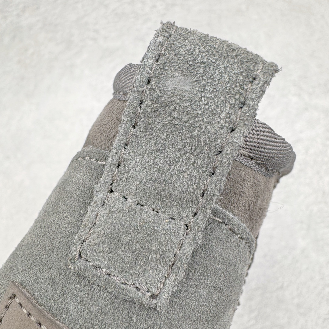 图片[12]-＃GX UGG 5092 经典秋冬羊皮毛一体雪地靴 全鞋采用ZP同厂 隆丰A级澳洲进口羊皮毛一体 品牌代工厂生产线 完全遵循ZP工艺流程 代工厂原厂版师 秉承无原鞋不开发选择 注重每一处细节 市面最正版型 TREADLITE\\\”轻翼\\\”科技外底 轻便/耐用/柔韧/桩型【售后郑重承诺】一个月内若出现重大脱胶/断底等质量问题 直接为您换新！尺码：35 36 37 38 39 40-选品中心