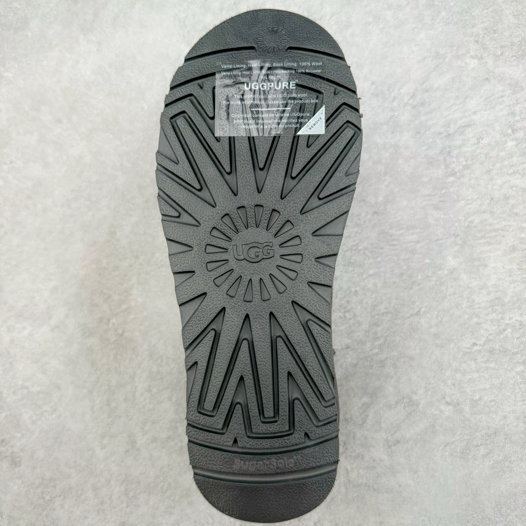图片[9]-＃GX UGG 5092 经典秋冬羊皮毛一体雪地靴 全鞋采用ZP同厂 隆丰A级澳洲进口羊皮毛一体 品牌代工厂生产线 完全遵循ZP工艺流程 代工厂原厂版师 秉承无原鞋不开发选择 注重每一处细节 市面最正版型 TREADLITE\\\”轻翼\\\”科技外底 轻便/耐用/柔韧/桩型【售后郑重承诺】一个月内若出现重大脱胶/断底等质量问题 直接为您换新！尺码：35 36 37 38 39 40-选品中心