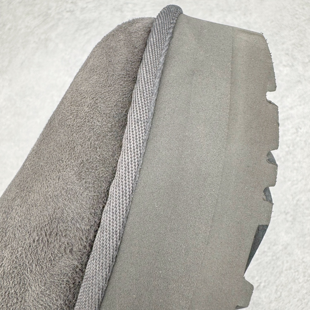 图片[16]-＃GX UGG 5092 经典秋冬羊皮毛一体雪地靴 全鞋采用ZP同厂 隆丰A级澳洲进口羊皮毛一体 品牌代工厂生产线 完全遵循ZP工艺流程 代工厂原厂版师 秉承无原鞋不开发选择 注重每一处细节 市面最正版型 TREADLITE\\\”轻翼\\\”科技外底 轻便/耐用/柔韧/桩型【售后郑重承诺】一个月内若出现重大脱胶/断底等质量问题 直接为您换新！尺码：35 36 37 38 39 40-选品中心