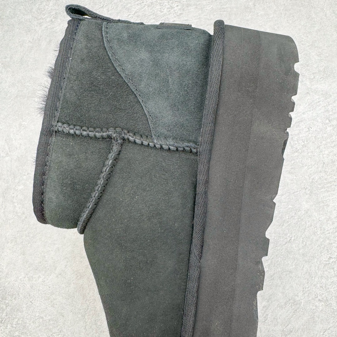 图片[7]-＃GX UGG 5092 经典秋冬羊皮毛一体雪地靴 全鞋采用ZP同厂 隆丰A级澳洲进口羊皮毛一体 品牌代工厂生产线 完全遵循ZP工艺流程 代工厂原厂版师 秉承无原鞋不开发选择 注重每一处细节 市面最正版型 TREADLITE\\\”轻翼\\\”科技外底 轻便/耐用/柔韧/桩型【售后郑重承诺】一个月内若出现重大脱胶/断底等质量问题 直接为您换新！尺码：35 36 37 38 39 40-选品中心