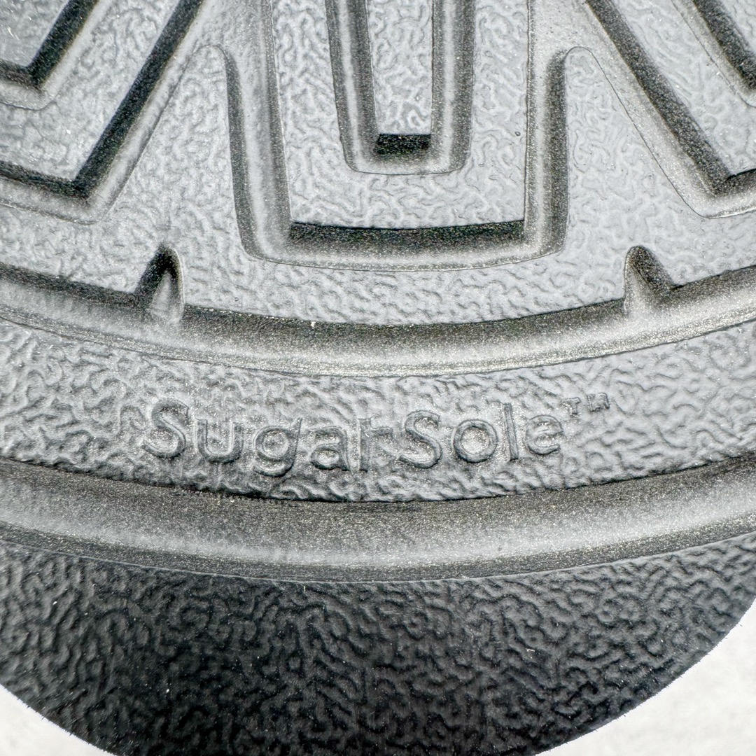 图片[16]-＃GX UGG 5092 经典秋冬羊皮毛一体雪地靴 全鞋采用ZP同厂 隆丰A级澳洲进口羊皮毛一体 品牌代工厂生产线 完全遵循ZP工艺流程 代工厂原厂版师 秉承无原鞋不开发选择 注重每一处细节 市面最正版型 TREADLITE\\\”轻翼\\\”科技外底 轻便/耐用/柔韧/桩型【售后郑重承诺】一个月内若出现重大脱胶/断底等质量问题 直接为您换新！尺码：35 36 37 38 39 40-选品中心