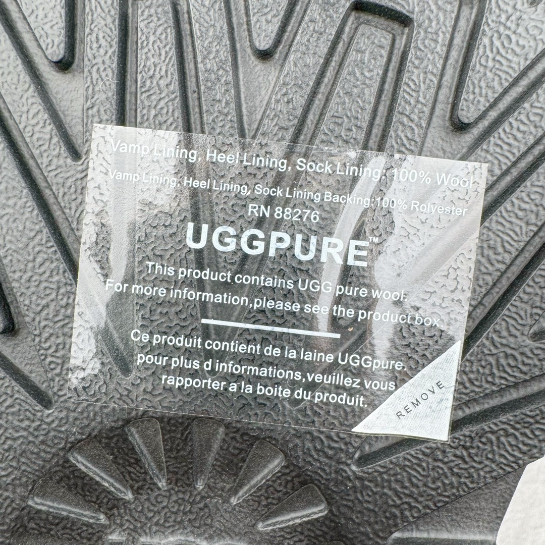 图片[19]-＃GX UGG 5092 经典秋冬羊皮毛一体雪地靴 全鞋采用ZP同厂 隆丰A级澳洲进口羊皮毛一体 品牌代工厂生产线 完全遵循ZP工艺流程 代工厂原厂版师 秉承无原鞋不开发选择 注重每一处细节 市面最正版型 TREADLITE\\\”轻翼\\\”科技外底 轻便/耐用/柔韧/桩型【售后郑重承诺】一个月内若出现重大脱胶/断底等质量问题 直接为您换新！尺码：35 36 37 38 39 40-选品中心