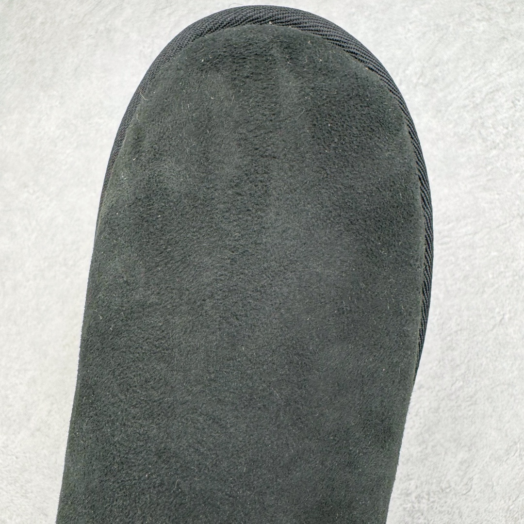 图片[13]-＃GX UGG 5092 经典秋冬羊皮毛一体雪地靴 全鞋采用ZP同厂 隆丰A级澳洲进口羊皮毛一体 品牌代工厂生产线 完全遵循ZP工艺流程 代工厂原厂版师 秉承无原鞋不开发选择 注重每一处细节 市面最正版型 TREADLITE\\\”轻翼\\\”科技外底 轻便/耐用/柔韧/桩型【售后郑重承诺】一个月内若出现重大脱胶/断底等质量问题 直接为您换新！尺码：35 36 37 38 39 40-选品中心