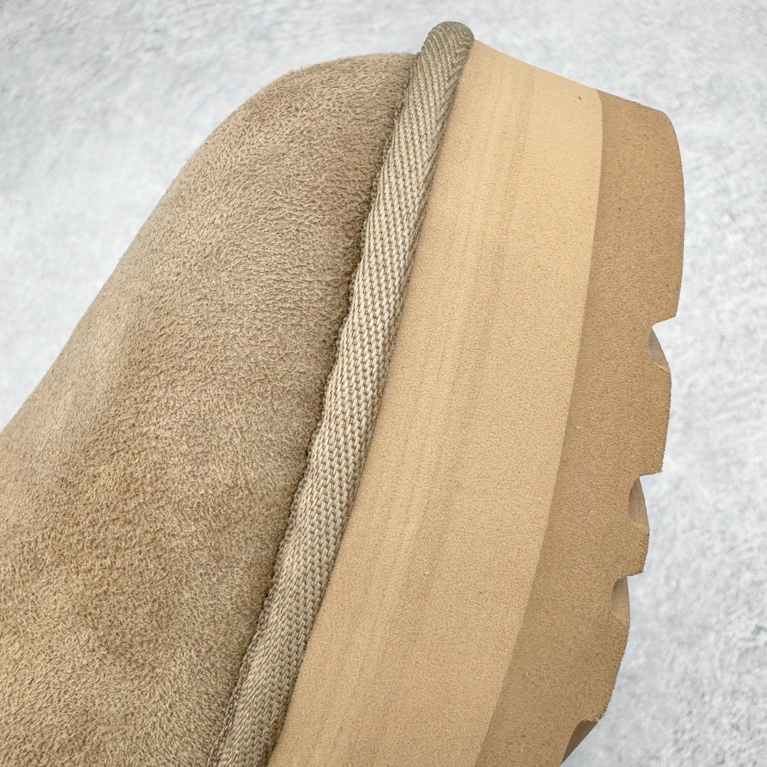 图片[13]-＃GX UGG 5092 经典秋冬羊皮毛一体雪地靴 全鞋采用ZP同厂 隆丰A级澳洲进口羊皮毛一体 品牌代工厂生产线 完全遵循ZP工艺流程 代工厂原厂版师 秉承无原鞋不开发选择 注重每一处细节 市面最正版型 TREADLITE\\\”轻翼\\\”科技外底 轻便/耐用/柔韧/桩型【售后郑重承诺】一个月内若出现重大脱胶/断底等质量问题 直接为您换新！尺码：35 36 37 38 39 40-选品中心