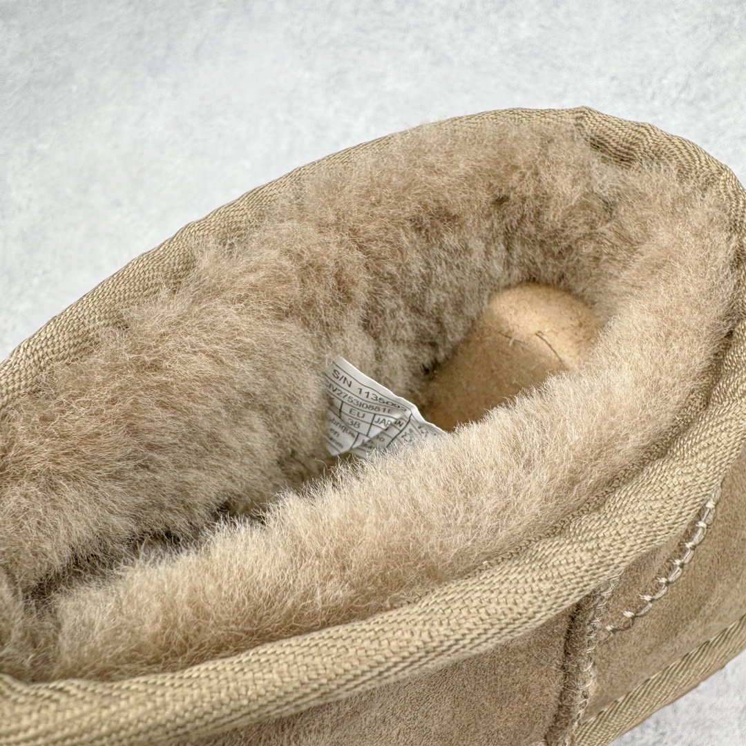 图片[11]-＃GX UGG 5092 经典秋冬羊皮毛一体雪地靴 全鞋采用ZP同厂 隆丰A级澳洲进口羊皮毛一体 品牌代工厂生产线 完全遵循ZP工艺流程 代工厂原厂版师 秉承无原鞋不开发选择 注重每一处细节 市面最正版型 TREADLITE\\\”轻翼\\\”科技外底 轻便/耐用/柔韧/桩型【售后郑重承诺】一个月内若出现重大脱胶/断底等质量问题 直接为您换新！尺码：35 36 37 38 39 40-选品中心