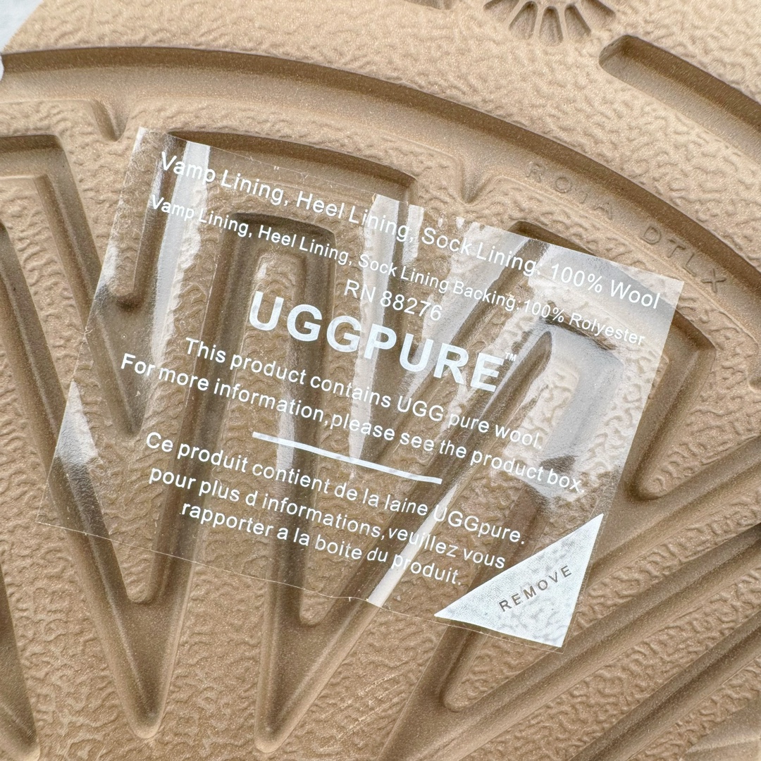 图片[14]-＃GX UGG 5092 经典秋冬羊皮毛一体雪地靴 全鞋采用ZP同厂 隆丰A级澳洲进口羊皮毛一体 品牌代工厂生产线 完全遵循ZP工艺流程 代工厂原厂版师 秉承无原鞋不开发选择 注重每一处细节 市面最正版型 TREADLITE\\\”轻翼\\\”科技外底 轻便/耐用/柔韧/桩型【售后郑重承诺】一个月内若出现重大脱胶/断底等质量问题 直接为您换新！尺码：35 36 37 38 39 40-选品中心