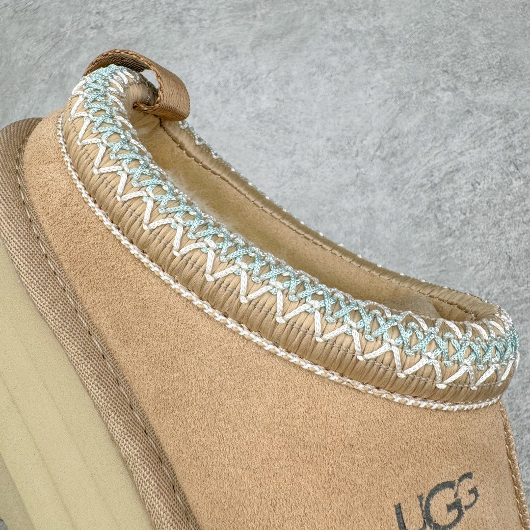 图片[13]-＃桑坡UGG盲盒福利 UGG 经典秋冬羊皮毛一体雪地靴 白菜价亏本清仓套现转新款 机不可失 好好把握 随机一双 只选尺码 商品款式均为上架顶级款式 保证稳赚不赔 无通货 无烂货 会有轻微瑕疵的情况 友情提醒 买到是亏还是赚 每个人定义不同福袋闷包理论上和赌博心理相同玩的就是惊喜 玩的就是心跳活动商品无严重质量问题不退换 桑坡大厂直供 隆丰A级澳洲进口羊皮毛一体 完全遵循ZP工艺流程 代工厂原厂版师 秉承无原鞋不开发选择 注重每一处细节 市面最正版型 TREADLITE\\\”轻翼\\\”科技外底 轻便/耐用/柔韧/桩型 翻毛皮鞋面 细腻亲肤再生聚酯纤维滚边 舒适易打理 保暖性佳 UGG plush™ 里衬和内底 茸软亲肤 舒适暖足 经典鞋型搭配轻盈厚底 稳稳拿捏秋冬出街时髦造型 Treadlite by UGG 轻翼大底 轻盈缓震 为双足减负 舒适轻便 助你轻松畅玩整天 尺码：35 36 37 38 39 40-选品中心