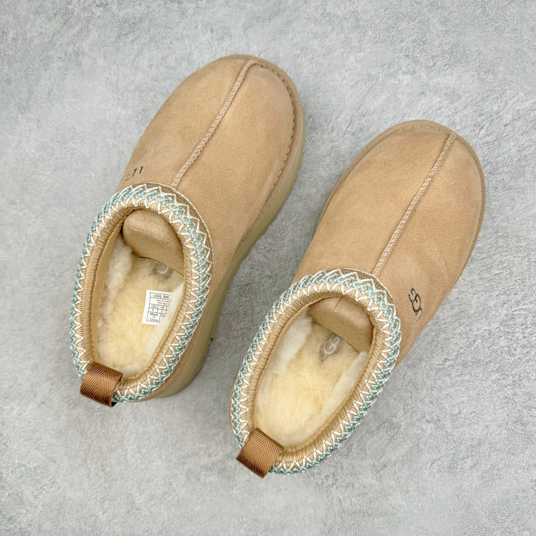 图片[3]-＃桑坡UGG盲盒福利 UGG 经典秋冬羊皮毛一体雪地靴 白菜价亏本清仓套现转新款 机不可失 好好把握 随机一双 只选尺码 商品款式均为上架顶级款式 保证稳赚不赔 无通货 无烂货 会有轻微瑕疵的情况 友情提醒 买到是亏还是赚 每个人定义不同福袋闷包理论上和赌博心理相同玩的就是惊喜 玩的就是心跳活动商品无严重质量问题不退换 桑坡大厂直供 隆丰A级澳洲进口羊皮毛一体 完全遵循ZP工艺流程 代工厂原厂版师 秉承无原鞋不开发选择 注重每一处细节 市面最正版型 TREADLITE\\\”轻翼\\\”科技外底 轻便/耐用/柔韧/桩型 翻毛皮鞋面 细腻亲肤再生聚酯纤维滚边 舒适易打理 保暖性佳 UGG plush™ 里衬和内底 茸软亲肤 舒适暖足 经典鞋型搭配轻盈厚底 稳稳拿捏秋冬出街时髦造型 Treadlite by UGG 轻翼大底 轻盈缓震 为双足减负 舒适轻便 助你轻松畅玩整天 尺码：35 36 37 38 39 40-选品中心