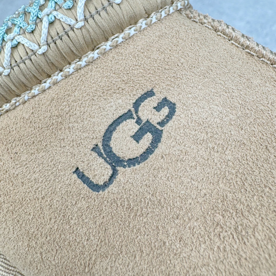 图片[15]-＃桑坡UGG盲盒福利 UGG 经典秋冬羊皮毛一体雪地靴 白菜价亏本清仓套现转新款 机不可失 好好把握 随机一双 只选尺码 商品款式均为上架顶级款式 保证稳赚不赔 无通货 无烂货 会有轻微瑕疵的情况 友情提醒 买到是亏还是赚 每个人定义不同福袋闷包理论上和赌博心理相同玩的就是惊喜 玩的就是心跳活动商品无严重质量问题不退换 桑坡大厂直供 隆丰A级澳洲进口羊皮毛一体 完全遵循ZP工艺流程 代工厂原厂版师 秉承无原鞋不开发选择 注重每一处细节 市面最正版型 TREADLITE\\\”轻翼\\\”科技外底 轻便/耐用/柔韧/桩型 翻毛皮鞋面 细腻亲肤再生聚酯纤维滚边 舒适易打理 保暖性佳 UGG plush™ 里衬和内底 茸软亲肤 舒适暖足 经典鞋型搭配轻盈厚底 稳稳拿捏秋冬出街时髦造型 Treadlite by UGG 轻翼大底 轻盈缓震 为双足减负 舒适轻便 助你轻松畅玩整天 尺码：35 36 37 38 39 40-选品中心