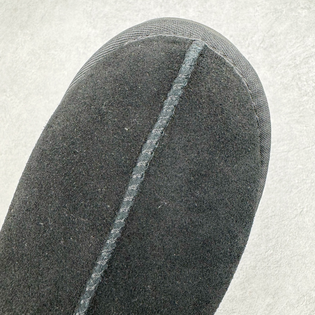 图片[14]-＃GX UGG 2553 经典秋冬羊皮毛一体雪地靴 全鞋采用ZP同厂 隆丰A级澳洲进口羊皮毛一体 品牌代工厂生产线 完全遵循ZP工艺流程 代工厂原厂版师 秉承无原鞋不开发选择 注重每一处细节 市面最正版型 TREADLITE\\\”轻翼\\\”科技外底 轻便/耐用/柔韧/桩型【售后郑重承诺】一个月内若出现重大脱胶/断底等质量问题 直接为您换新！尺码：35 36 37 38 39 40-选品中心