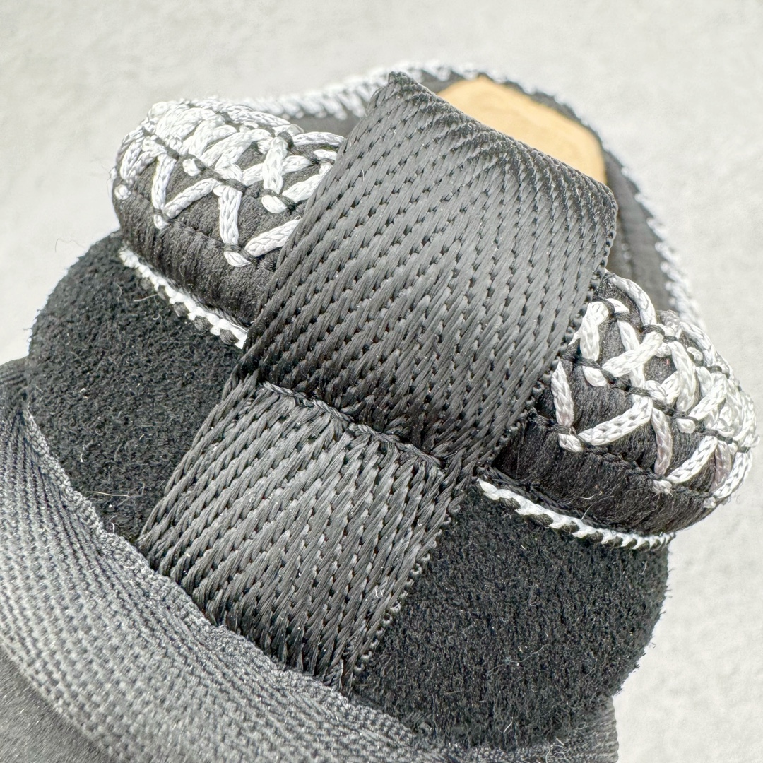 图片[10]-＃GX UGG 2553 经典秋冬羊皮毛一体雪地靴 全鞋采用ZP同厂 隆丰A级澳洲进口羊皮毛一体 品牌代工厂生产线 完全遵循ZP工艺流程 代工厂原厂版师 秉承无原鞋不开发选择 注重每一处细节 市面最正版型 TREADLITE\\\”轻翼\\\”科技外底 轻便/耐用/柔韧/桩型【售后郑重承诺】一个月内若出现重大脱胶/断底等质量问题 直接为您换新！尺码：35 36 37 38 39 40-选品中心