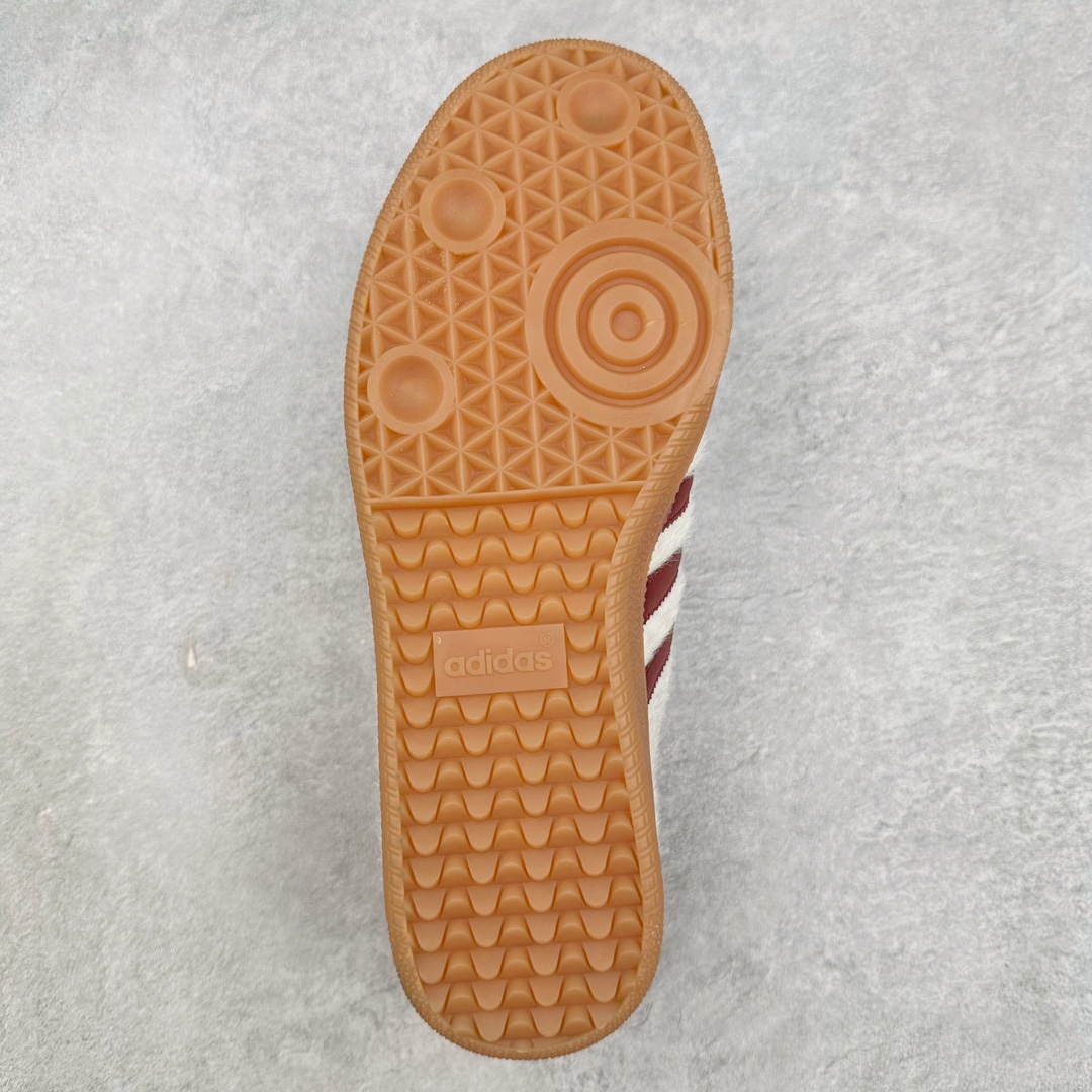 图片[9]-＃福利特价 Wales Bonner x AD Originals Samba Classic 桑巴舞系列绅士德训足球风百搭低帮休闲运动板鞋 伦敦时装品牌 Wales Bonner 携手Originals 打造 2022 最新春夏联名系列。本次为双方的第四度合作，灵感汲取了设计师 Grace Wales Bonner 对于 70、80 年代 Burkina Faso 音乐、摄影方面的研究，选择 Country 与 Samba 两双经典鞋款进行打造。随着 SAMBA 热风的不断席卷，不少品牌与 adidas Originals 的例行合作款式也逐渐受人关注。目前已经曝光两款全新合作鞋款的 Wales Bonner 如今再度曝光一款全新配色 SAMBA 联名。此次合作款式主打亮银反光配色，丝线编织三道杠以及加长鞋舌设计，想必穿着起来回头率也是不低！尺码：36 36⅔ 37⅓ 38 38⅔ 39⅓ 40 40⅔ 41⅓ 42 42⅔ 43⅓ 44 44⅔ 45-选品中心