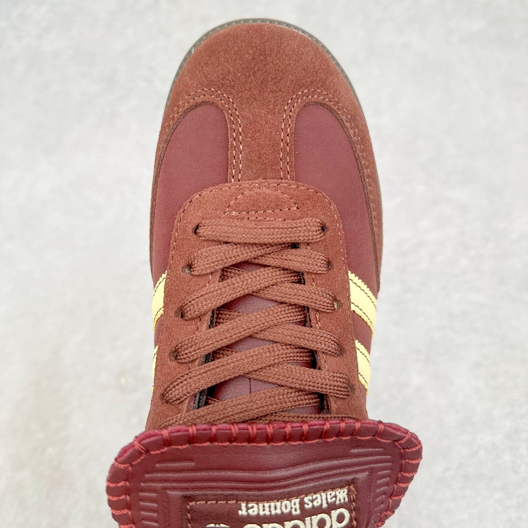 图片[4]-＃福利特价 Wales Bonner x AD Originals Samba Classic 桑巴舞系列绅士德训足球风百搭低帮休闲运动板鞋 伦敦时装品牌 Wales Bonner 携手Originals 打造 2022 最新春夏联名系列。本次为双方的第四度合作，灵感汲取了设计师 Grace Wales Bonner 对于 70、80 年代 Burkina Faso 音乐、摄影方面的研究，选择 Country 与 Samba 两双经典鞋款进行打造。随着 SAMBA 热风的不断席卷，不少品牌与 adidas Originals 的例行合作款式也逐渐受人关注。目前已经曝光两款全新合作鞋款的 Wales Bonner 如今再度曝光一款全新配色 SAMBA 联名。此次合作款式主打亮银反光配色，丝线编织三道杠以及加长鞋舌设计，想必穿着起来回头率也是不低！尺码：36 36⅔ 37⅓ 38 38⅔ 39⅓ 40 40⅔ 41⅓ 42 42⅔ 43⅓ 44 44⅔ 45-选品中心