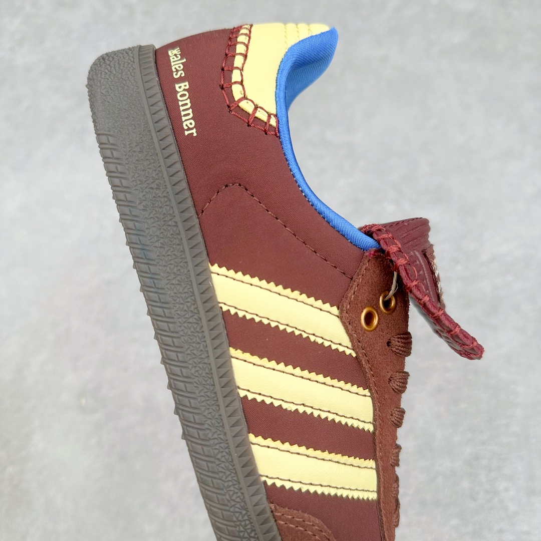 图片[6]-＃福利特价 Wales Bonner x AD Originals Samba Classic 桑巴舞系列绅士德训足球风百搭低帮休闲运动板鞋 伦敦时装品牌 Wales Bonner 携手Originals 打造 2022 最新春夏联名系列。本次为双方的第四度合作，灵感汲取了设计师 Grace Wales Bonner 对于 70、80 年代 Burkina Faso 音乐、摄影方面的研究，选择 Country 与 Samba 两双经典鞋款进行打造。随着 SAMBA 热风的不断席卷，不少品牌与 adidas Originals 的例行合作款式也逐渐受人关注。目前已经曝光两款全新合作鞋款的 Wales Bonner 如今再度曝光一款全新配色 SAMBA 联名。此次合作款式主打亮银反光配色，丝线编织三道杠以及加长鞋舌设计，想必穿着起来回头率也是不低！尺码：36 36⅔ 37⅓ 38 38⅔ 39⅓ 40 40⅔ 41⅓ 42 42⅔ 43⅓ 44 44⅔ 45-选品中心