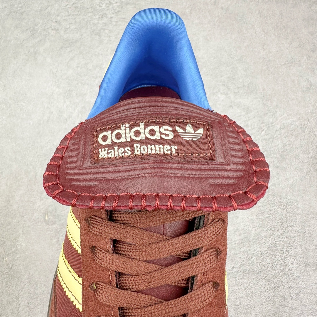 图片[5]-＃福利特价 Wales Bonner x AD Originals Samba Classic 桑巴舞系列绅士德训足球风百搭低帮休闲运动板鞋 伦敦时装品牌 Wales Bonner 携手Originals 打造 2022 最新春夏联名系列。本次为双方的第四度合作，灵感汲取了设计师 Grace Wales Bonner 对于 70、80 年代 Burkina Faso 音乐、摄影方面的研究，选择 Country 与 Samba 两双经典鞋款进行打造。随着 SAMBA 热风的不断席卷，不少品牌与 adidas Originals 的例行合作款式也逐渐受人关注。目前已经曝光两款全新合作鞋款的 Wales Bonner 如今再度曝光一款全新配色 SAMBA 联名。此次合作款式主打亮银反光配色，丝线编织三道杠以及加长鞋舌设计，想必穿着起来回头率也是不低！尺码：36 36⅔ 37⅓ 38 38⅔ 39⅓ 40 40⅔ 41⅓ 42 42⅔ 43⅓ 44 44⅔ 45-选品中心
