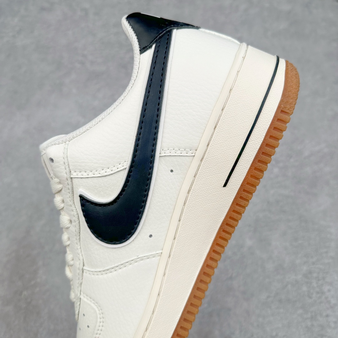 图片[7]-NK Air Force 1´07 Low 空军一号低帮百搭休闲运动板鞋 HF9983-100 柔软、弹性十足的缓震性能和出色的中底设计 横跨复古与现代的外型结合 造就出风靡全球 三十多年的Force 1 直到今天还深受青睐 尺码：36 36.5 37.5 38 38.5 39 40 40.5 41 42 42.5 43 44 44.5 45-选品中心