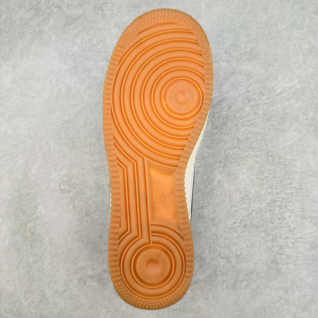 图片[9]-NK Air Force 1´07 Low 空军一号低帮百搭休闲运动板鞋 HF9983-100 柔软、弹性十足的缓震性能和出色的中底设计 横跨复古与现代的外型结合 造就出风靡全球 三十多年的Force 1 直到今天还深受青睐 尺码：36 36.5 37.5 38 38.5 39 40 40.5 41 42 42.5 43 44 44.5 45-选品中心