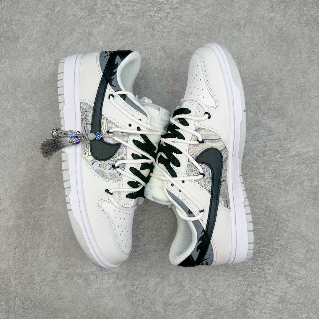 图片[3]-NK Dunk Low 定制配色 CF3688-002 大厂出品 极力推荐 原装头层材料 独家版型蒸餾加工帶來的是更好的视觉和脚感体验大厂纯原品质出货 清洁度 电绣工艺 皮料切割干净无任何毛边 细节完美 尺码：36 36.5 37.5 38 38.5 39 40 40.5 41 42 42.5 43 44 44.5 45 46 47.5-选品中心