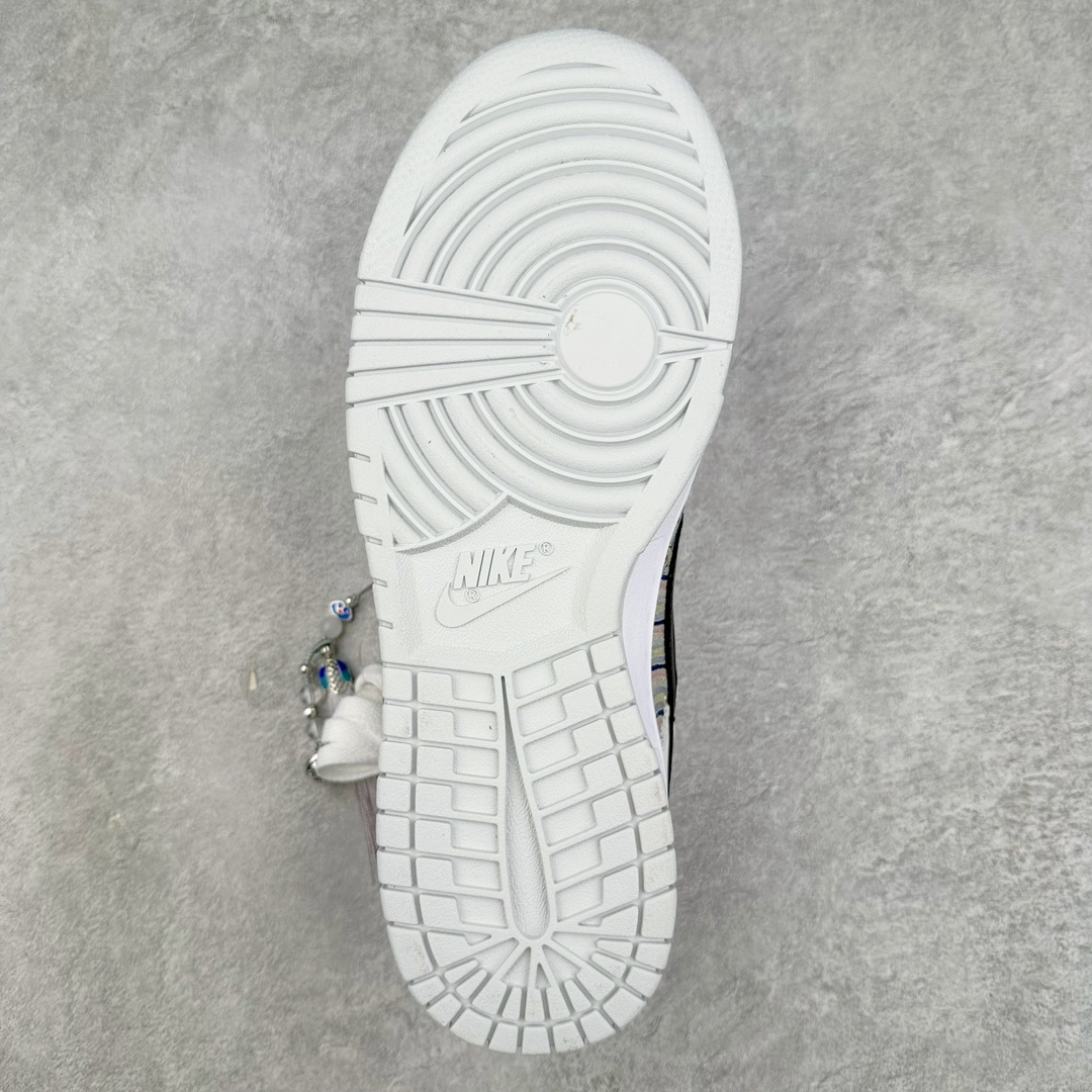 图片[9]-NK Dunk Low 定制配色 CF3688-002 大厂出品 极力推荐 原装头层材料 独家版型蒸餾加工帶來的是更好的视觉和脚感体验大厂纯原品质出货 清洁度 电绣工艺 皮料切割干净无任何毛边 细节完美 尺码：36 36.5 37.5 38 38.5 39 40 40.5 41 42 42.5 43 44 44.5 45 46 47.5-选品中心