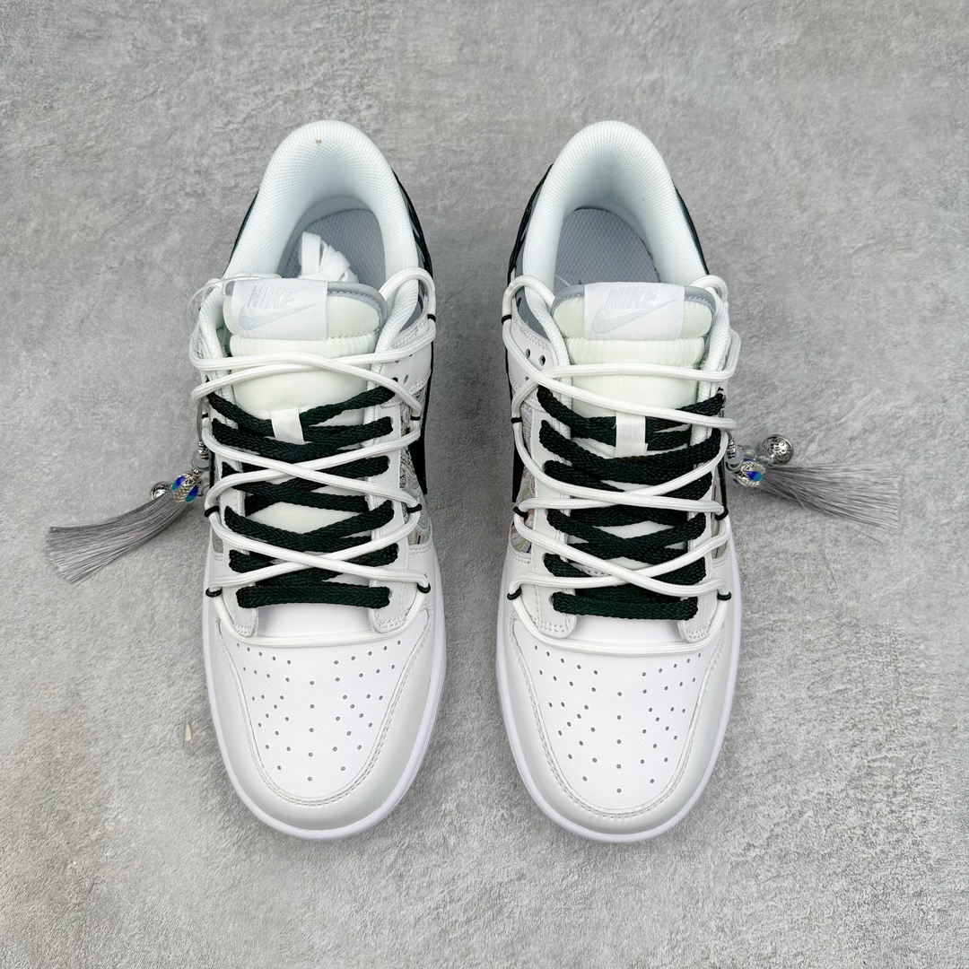 图片[2]-NK Dunk Low 定制配色 CF3688-002 大厂出品 极力推荐 原装头层材料 独家版型蒸餾加工帶來的是更好的视觉和脚感体验大厂纯原品质出货 清洁度 电绣工艺 皮料切割干净无任何毛边 细节完美 尺码：36 36.5 37.5 38 38.5 39 40 40.5 41 42 42.5 43 44 44.5 45 46 47.5-选品中心