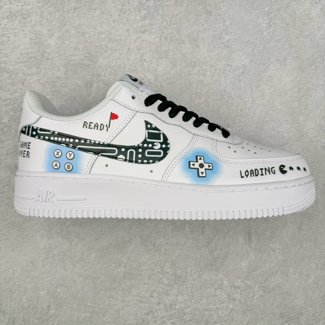 NK Air Force 1´07 Low 空军一号低帮百搭休闲运动板鞋 CW2288-111 柔软、弹性十足的缓震性能和出色的中底设计 横跨复古与现代的外型结合 造就出风靡全球 三十多年的Force 1 直到今天还深受青睐 尺码：36 36.5 37.5 38 38.5 39 40 40.5 41 42 42.5 43 44 44.5 45-选品中心