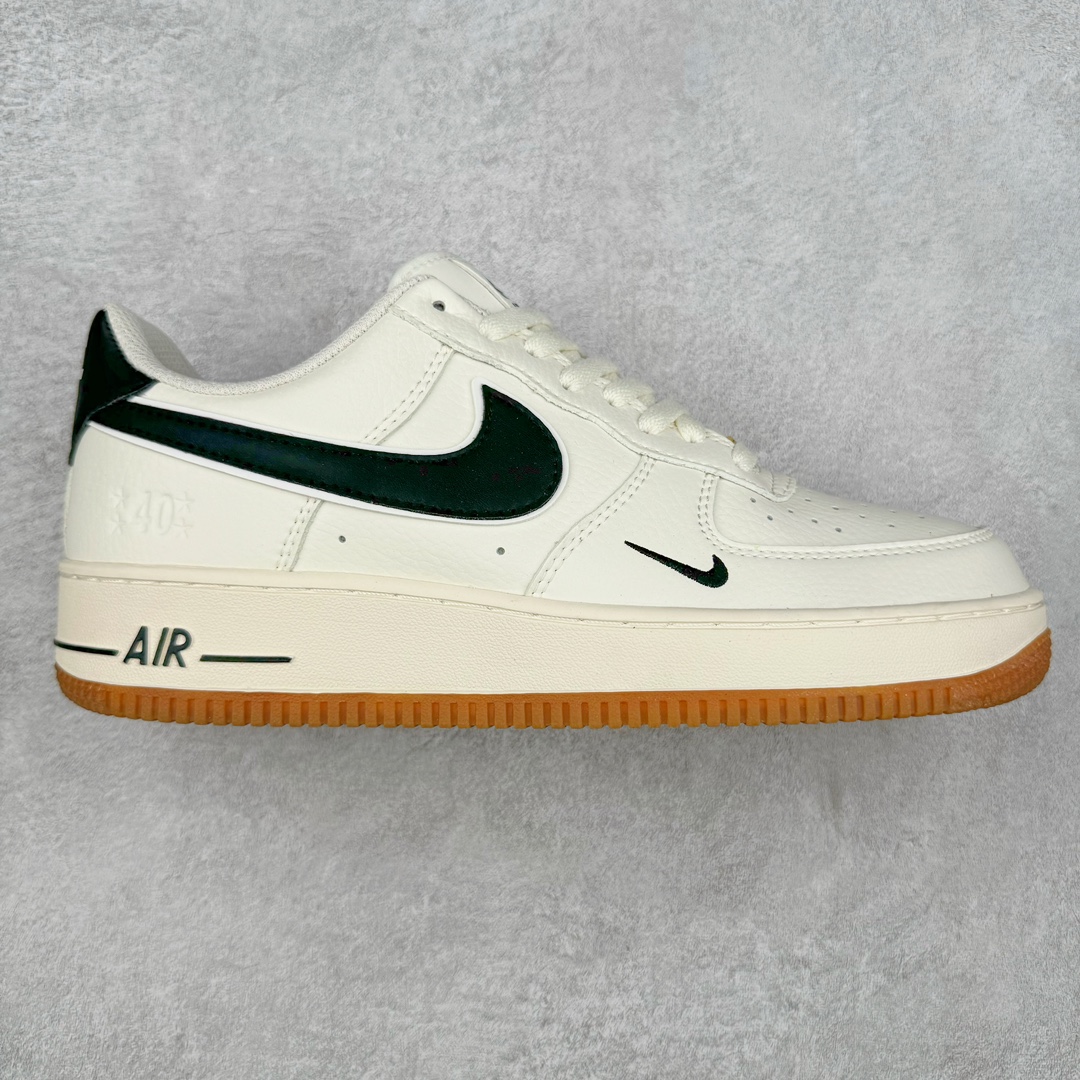 NK Air Force 1´07 Low 空军一号低帮百搭休闲运动板鞋 HF9983-100 柔软、弹性十足的缓震性能和出色的中底设计 横跨复古与现代的外型结合 造就出风靡全球 三十多年的Force 1 直到今天还深受青睐 尺码:36 36.5 37.5 38 38.5 39 40 40.5 41 42 42.5 43 44 44.5 45-选品中心