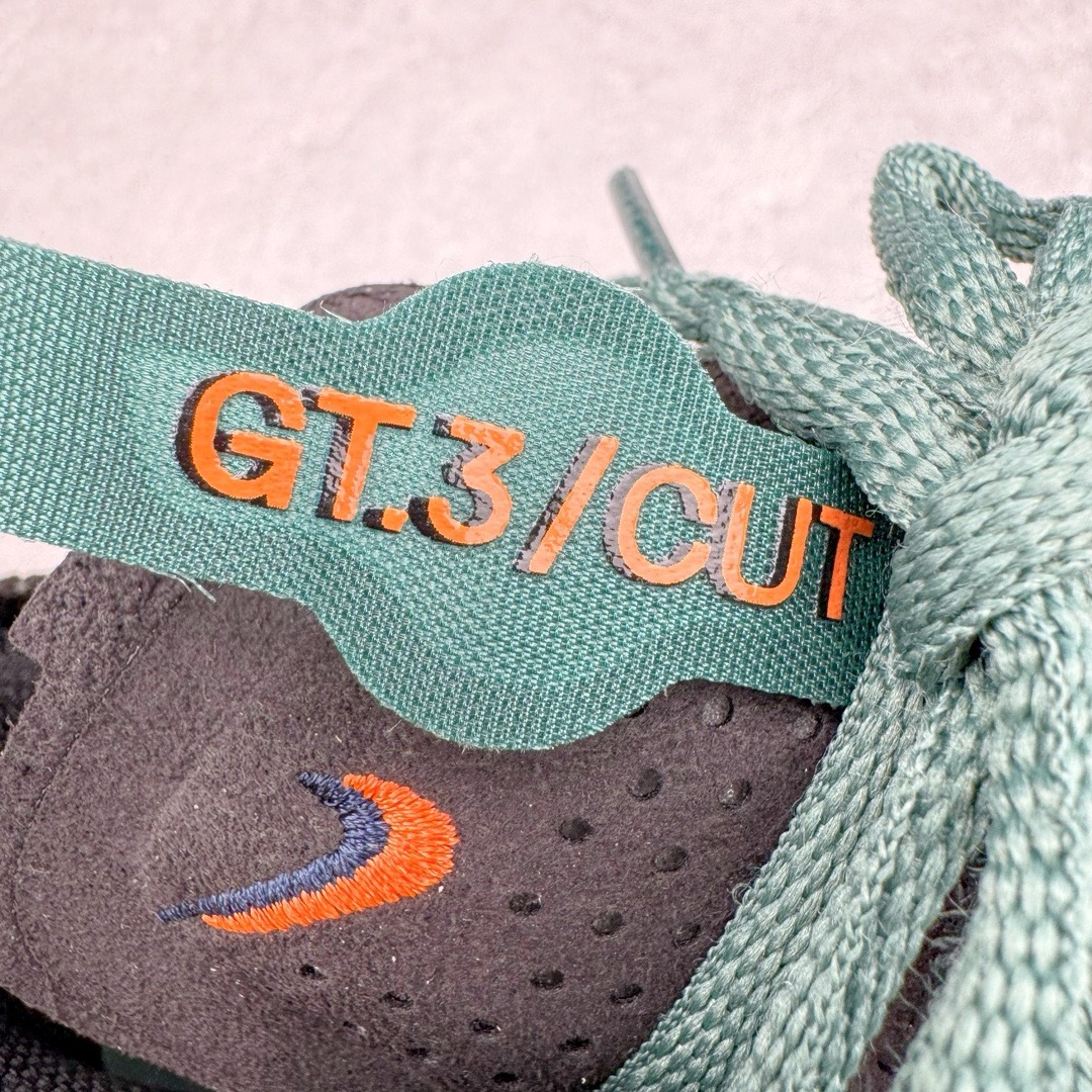 图片[13]-＃JC纯原 NK Air Zoom G.T.Cut 3.0 EP 新款实战低帮篮球鞋 黑橙绿 DV2913-001 一个月返厂/换新售后服务 支持各种实战 全套原纸板楦头开发 独家原档数据私模唯一正确8层组合大底 全新GT Cut 3.0 全掌搭载了 ZoomX 泡棉 使得整双鞋在缓震表现上可谓相当优秀 拥有着顶级科技配置的同时 颜值设计也非常可观 整体鞋型仍然保留了前低后高的设计 G.T. Cut 传统的突进极速突破的感觉 鞋头麂皮材质和 NK Flywire 飞线工艺 相对来说包裹感更好了 必备的TPU 支撑片 两侧 Swoosh 的透气孔设计 起到散热透气的作用 鞋舌采用类似跑鞋的半开叉式设计 搭配鞋带既可以提升包裹感 又降低了运动中鞋舌乱跑的可能性 鞋子内里填充相当厚实 避免掉跟 尺码：36 36.5 37.5 38 38.5 39 40 40.5 41 42 42.5 43 44 44.5 45 45.5 46 47 47.5 48.5-选品中心