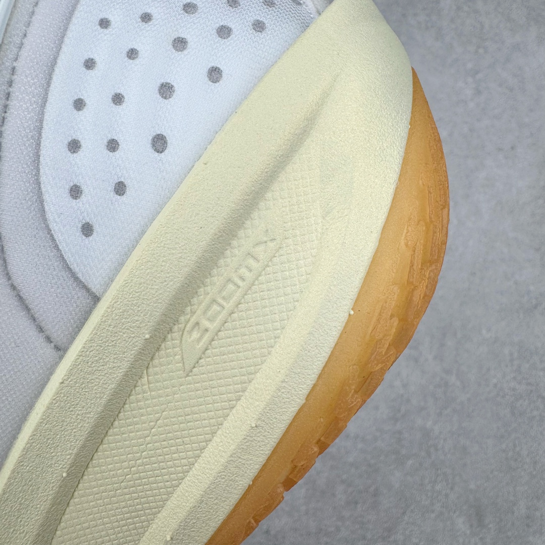 图片[21]-＃JC纯原 NK Air Zoom G.T.Cut 3.0 EP 新款实战低帮篮球鞋 巴黎奥运会 白蓝橙 HJ8206-100 一个月返厂/换新售后服务 支持各种实战 全套原纸板楦头开发 独家原档数据私模唯一正确8层组合大底 全新GT Cut 3.0 全掌搭载了 ZoomX 泡棉 使得整双鞋在缓震表现上可谓相当优秀 拥有着顶级科技配置的同时 颜值设计也非常可观 整体鞋型仍然保留了前低后高的设计 G.T. Cut 传统的突进极速突破的感觉 鞋头麂皮材质和 NK Flywire 飞线工艺 相对来说包裹感更好了 必备的TPU 支撑片 两侧 Swoosh 的透气孔设计 起到散热透气的作用 鞋舌采用类似跑鞋的半开叉式设计 搭配鞋带既可以提升包裹感 又降低了运动中鞋舌乱跑的可能性 鞋子内里填充相当厚实 避免掉跟 尺码：36 36.5 37.5 38 38.5 39 40 40.5 41 42 42.5 43 44 44.5 45 45.5 46 47 47.5 48.5-选品中心