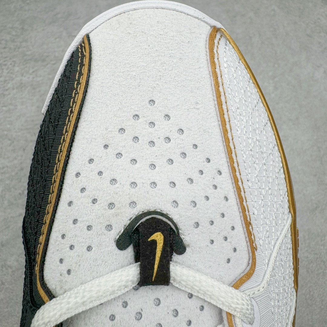 图片[16]-＃JC纯原 NK Air Zoom G.T.Cut 3.0 EP 新款实战低帮篮球鞋 称霸全国 白金 HF5702-170 一个月返厂/换新售后服务 支持各种实战 全套原纸板楦头开发 独家原档数据私模唯一正确8层组合大底 全新GT Cut 3.0 全掌搭载了 ZoomX 泡棉 使得整双鞋在缓震表现上可谓相当优秀 拥有着顶级科技配置的同时 颜值设计也非常可观 整体鞋型仍然保留了前低后高的设计 G.T. Cut 传统的突进极速突破的感觉 鞋头麂皮材质和 NK Flywire 飞线工艺 相对来说包裹感更好了 必备的TPU 支撑片 两侧 Swoosh 的透气孔设计 起到散热透气的作用 鞋舌采用类似跑鞋的半开叉式设计 搭配鞋带既可以提升包裹感 又降低了运动中鞋舌乱跑的可能性 鞋子内里填充相当厚实 避免掉跟 尺码：36 36.5 37.5 38 38.5 39 40 40.5 41 42 42.5 43 44 44.5 45 45.5 46 47 47.5 48.5-选品中心